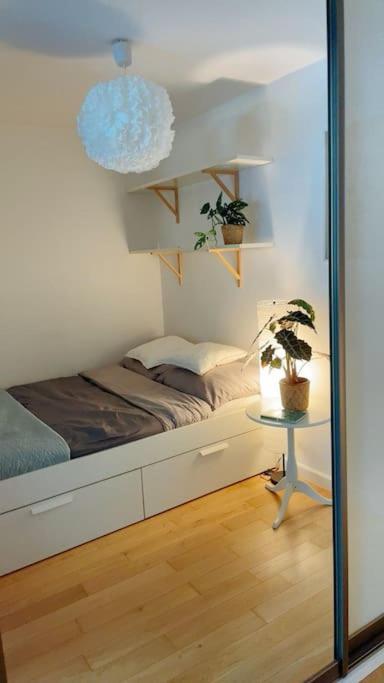 Comfortable Apartment In Warsaw Bielany Bagian luar foto